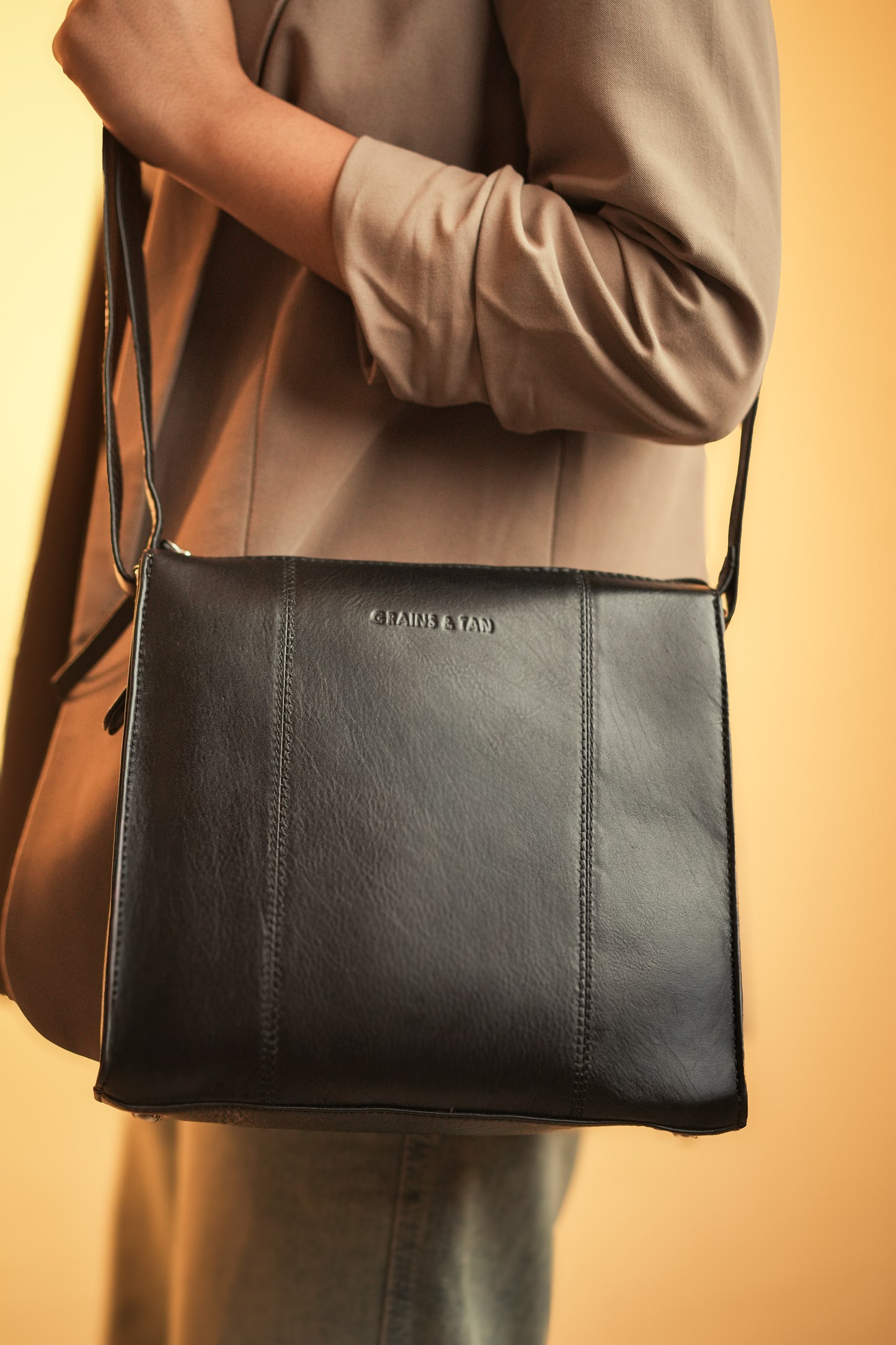 Grains & Tan Full-grain Leather Soft Ladies' Crossbody Bag