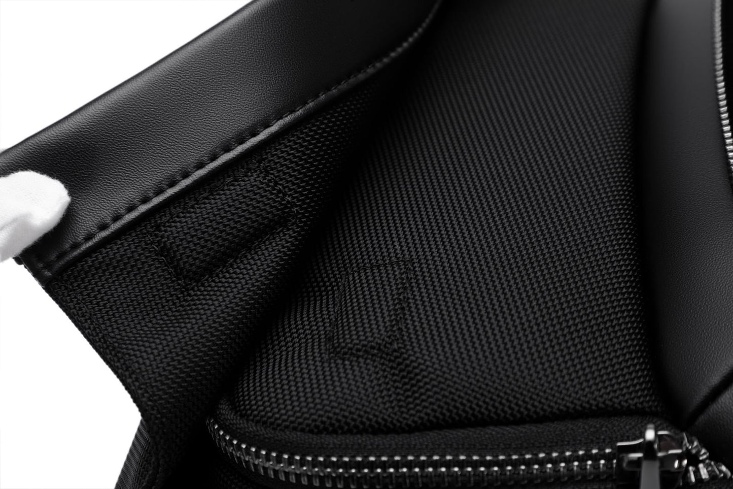 GRAINS AND TAN Modern Carry™ Smart Fingerprint Crossbody Bag – Black